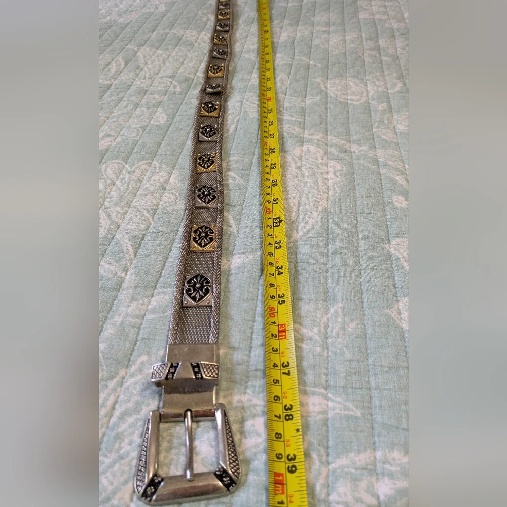 Gorgeous Silver Metal Mesh With Gold and Black Details. 39" - Picture 6 of 8